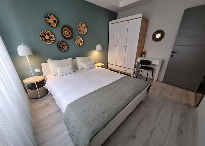 Location 2 Bedroom Апартаменты *