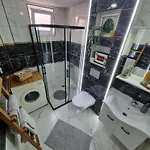 Location 2 Bedroom Apartment