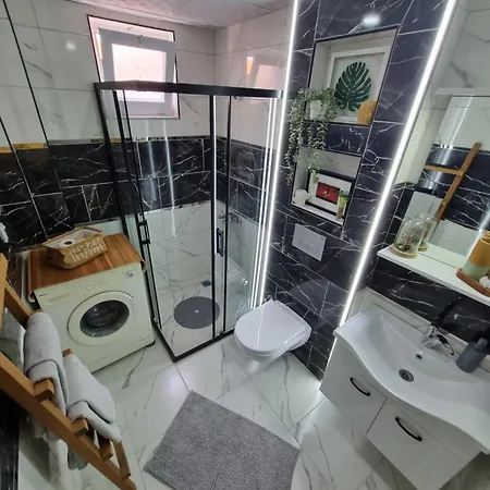 Location 2 Bedroom アパート